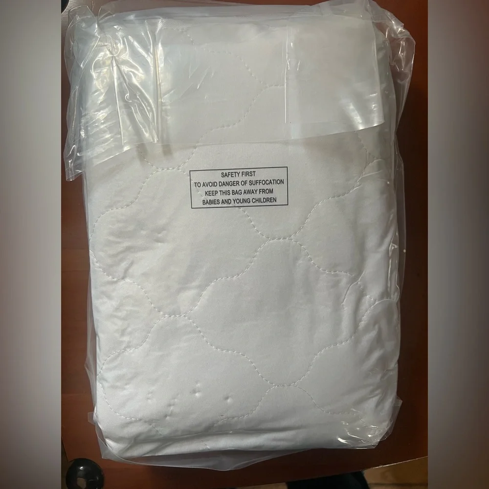 Mattress Protector Waterproof, Twin Size NEW Factory Sealed.